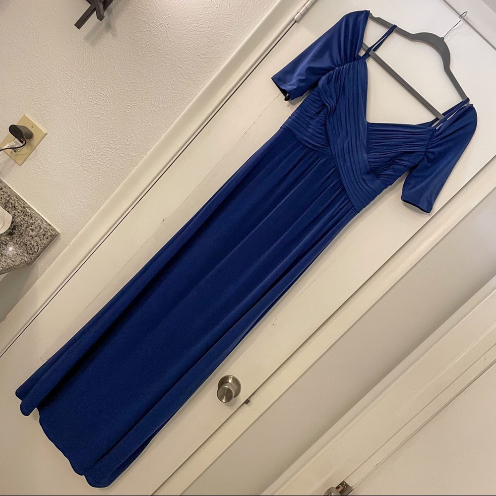 Gorgeous deep royal blue laundry by Shelli Segal gown